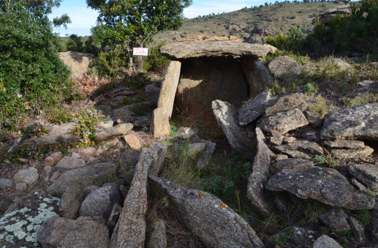 DOLMENS-BARRAQUES-RODES-FOTO