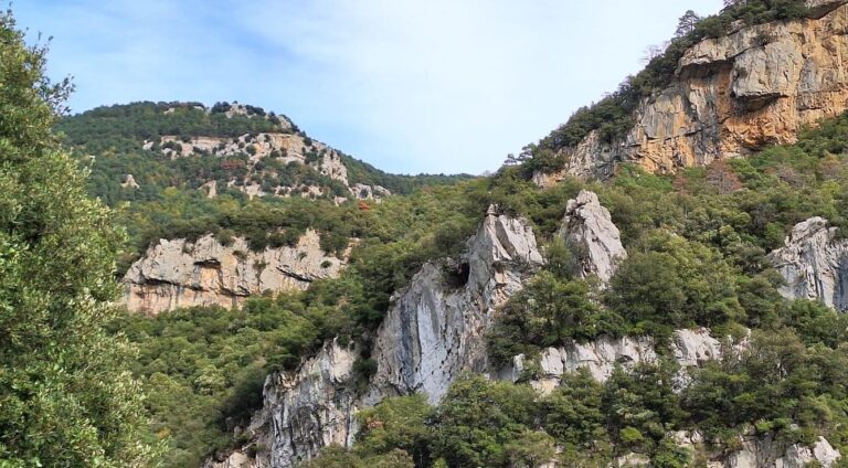 BEUDA-ESCALERS-MONT-FOTO